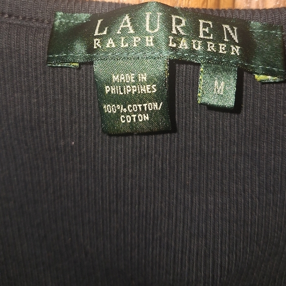 A Lauren Ralph Lauren Black Sleeveless Top With Lacy Trim Around The Collar. - Picture 2 of 6